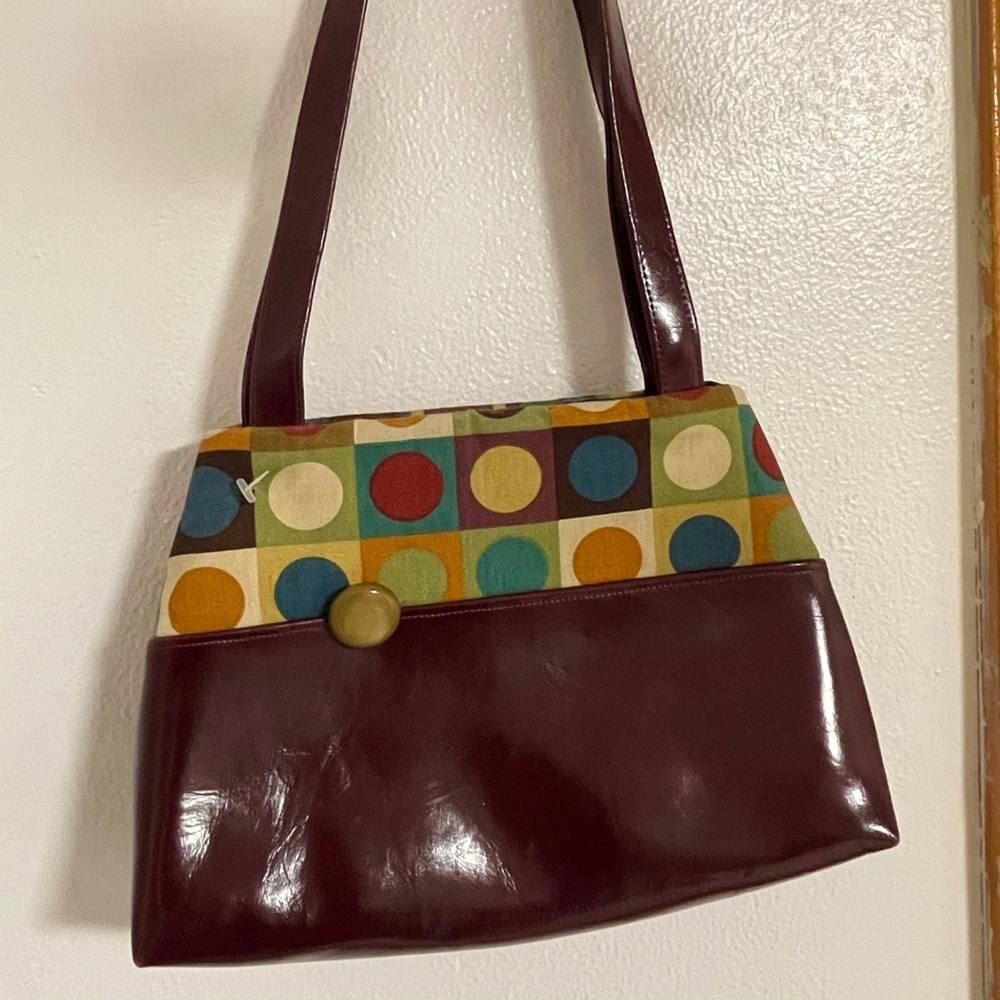 Vintage shoulder bag.
